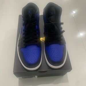 Air Jordan 1 Mid Black Hyper Royal White 554724-077